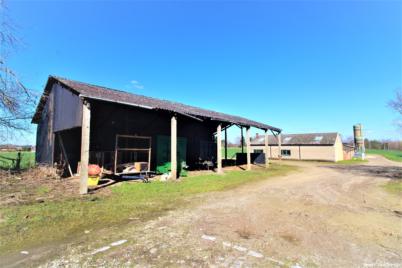 Te renoveren boerderij met hoevewoning, loods, stalgebouwen en weiland op ca. 1,61ha te Scherpenheuvel-Zichem (Vlaams-Brabant) 