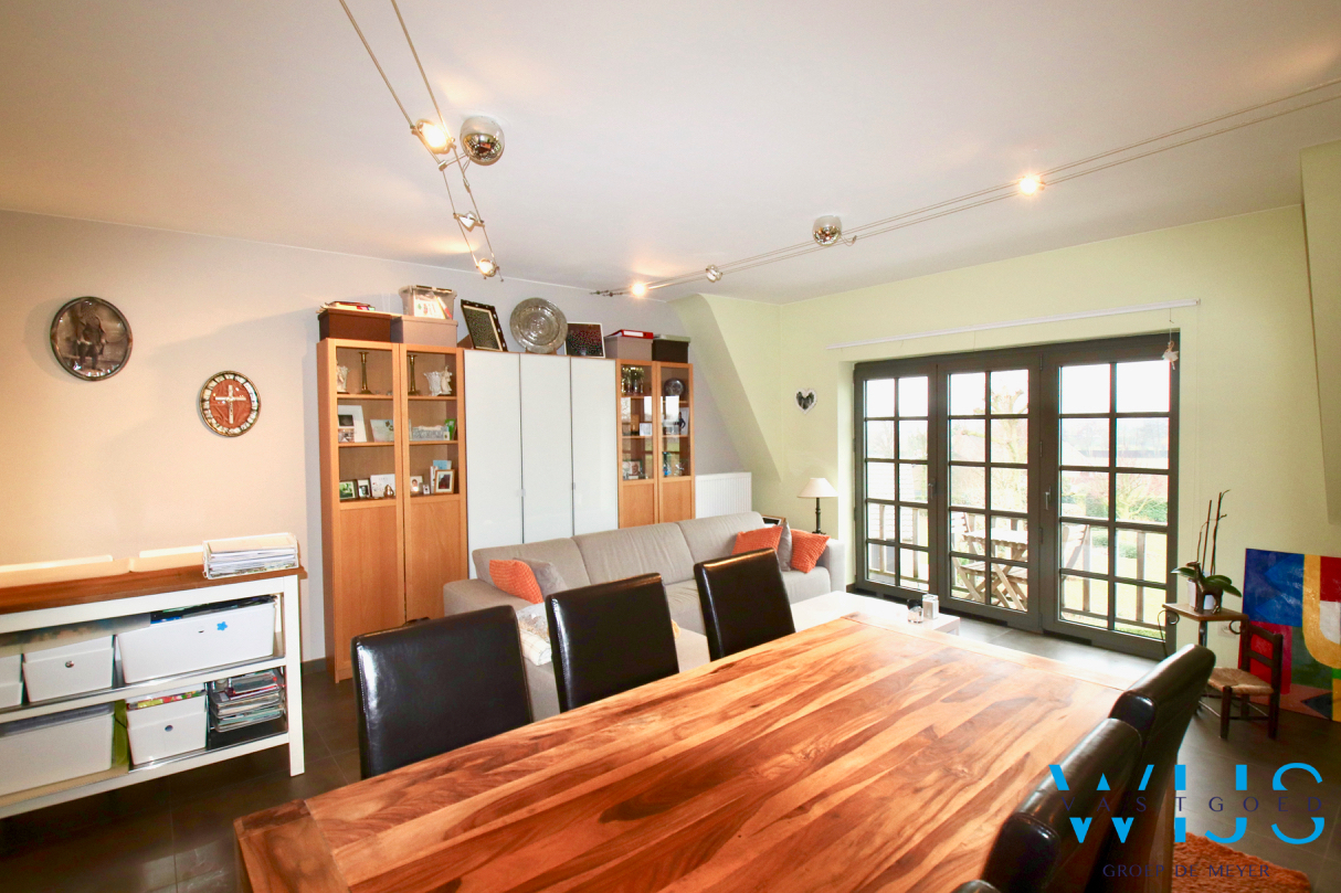 Instapklaar &#233;&#233;nslaapkamer appartement MET staanplaats te Evergem/Rieme ! 