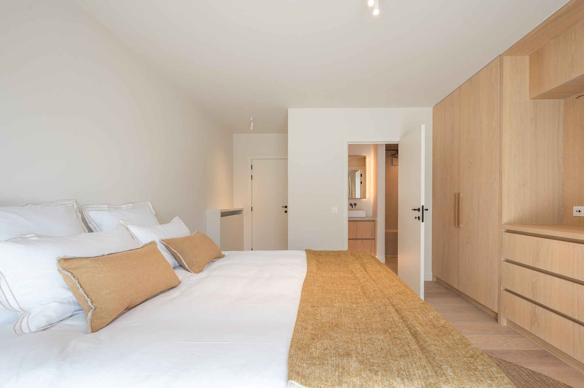 Luxueus gerenoveerd appartement met zeezicht in het Zoute. 