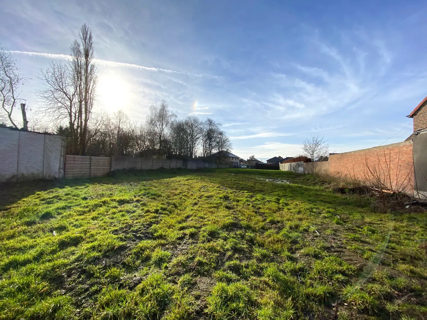 Mooi stuk bouwgrond (361 m2) voor gesloten bebouwing te Vladslo!