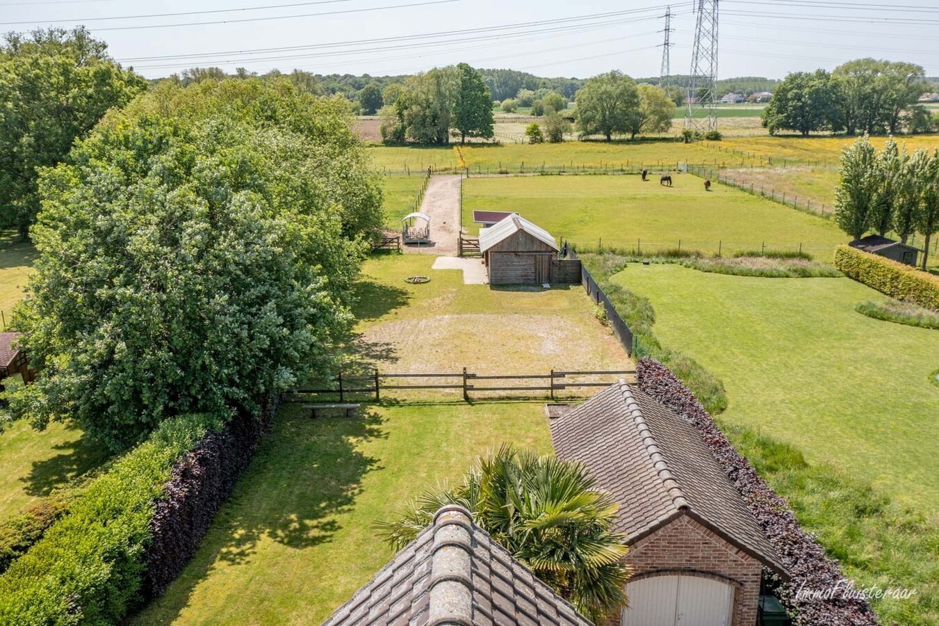 Aantrekkelijke villa met achterliggend weiland op ca. 66a te Zemst (Vlaams-Brabant) 