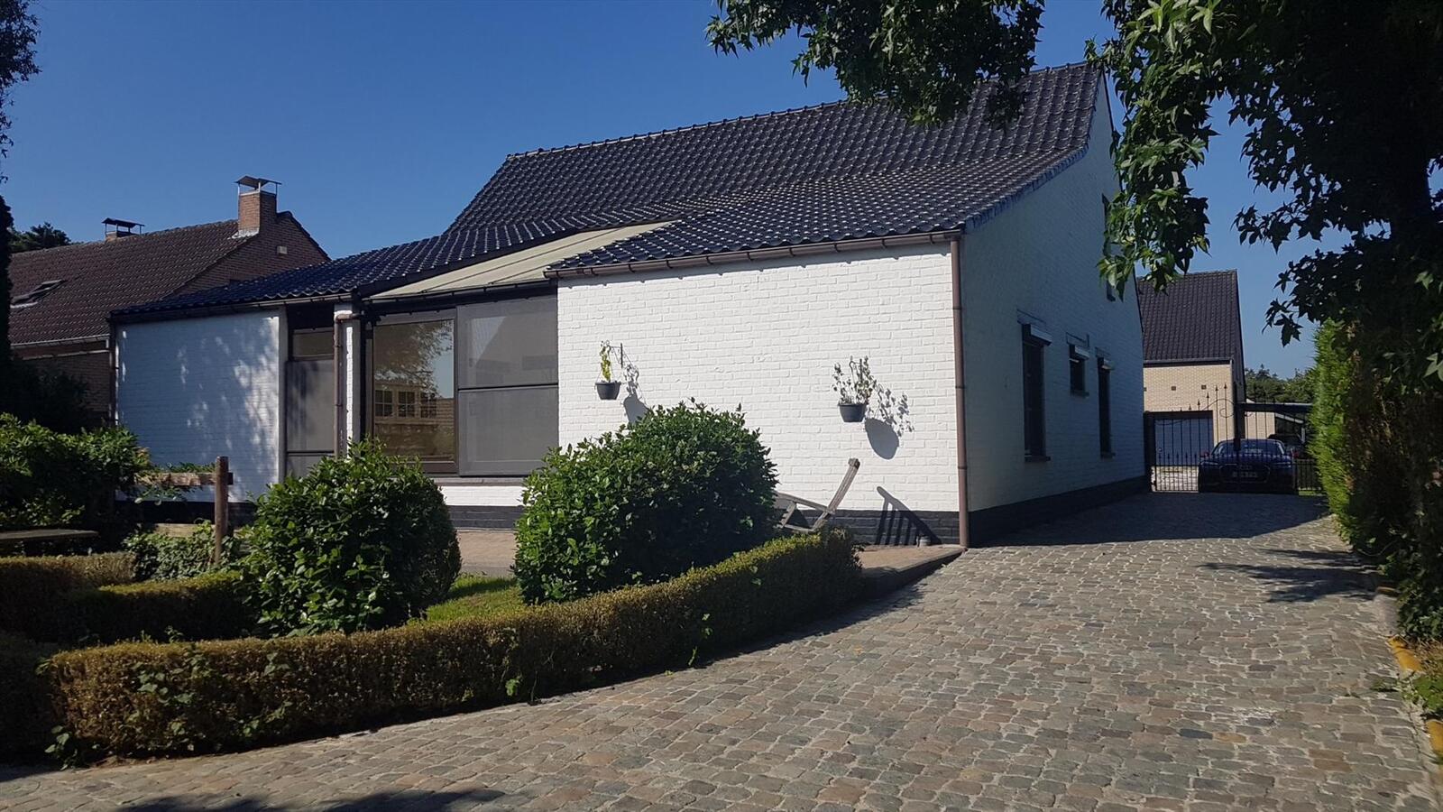 Charmante woning met paardenstallen op ca. 43a75 te Heppen/Leopoldsburg 