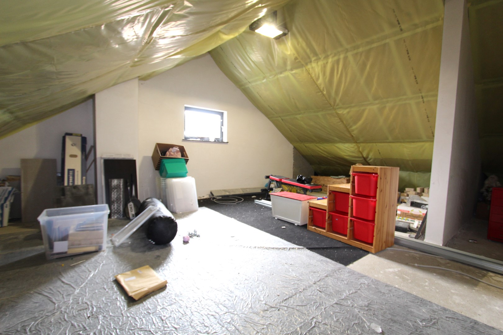 RECENTE WONING MET 5 SLAAPKAMERS EN GROTE TUIN 