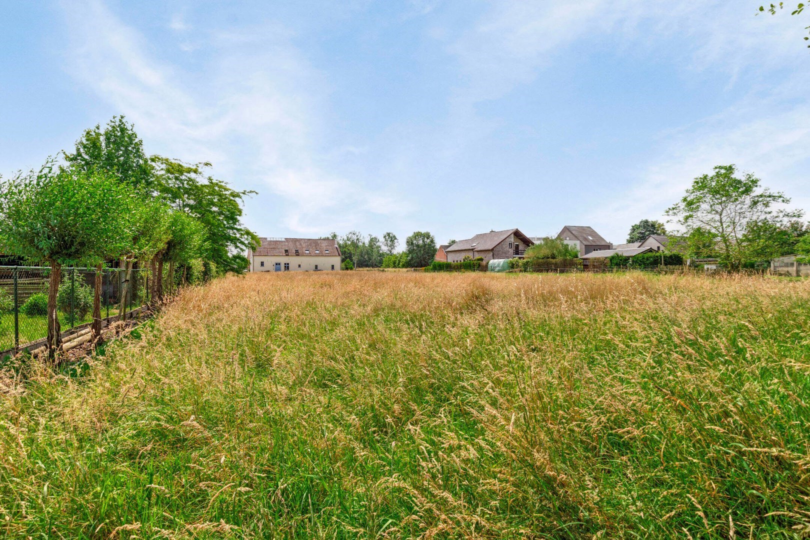 Bouwgrond van 17a15ca met zicht op een natuurgebied 