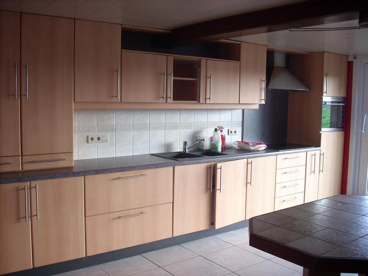 - VERKOCHT - Hoeve op een perceel van 18 000m&#178; te Zomergem 