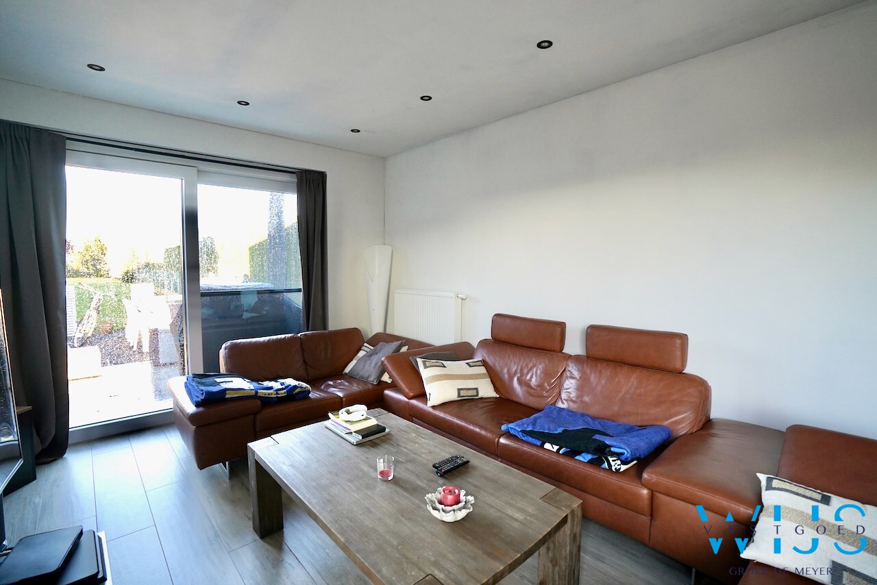 Volledig gerenoveerd woonhuis op 750m&#178; in hartje Ertvelde ! 