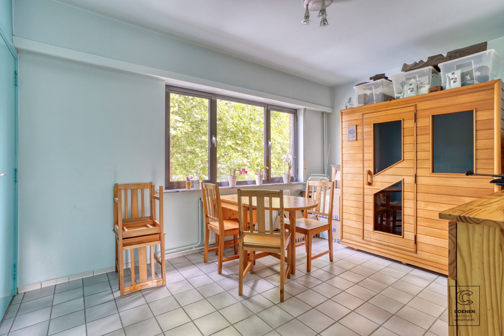 Ruime stadswoning van 177 m&#178; met 4 slaapkamers in het centrum van Hoogstraten! 