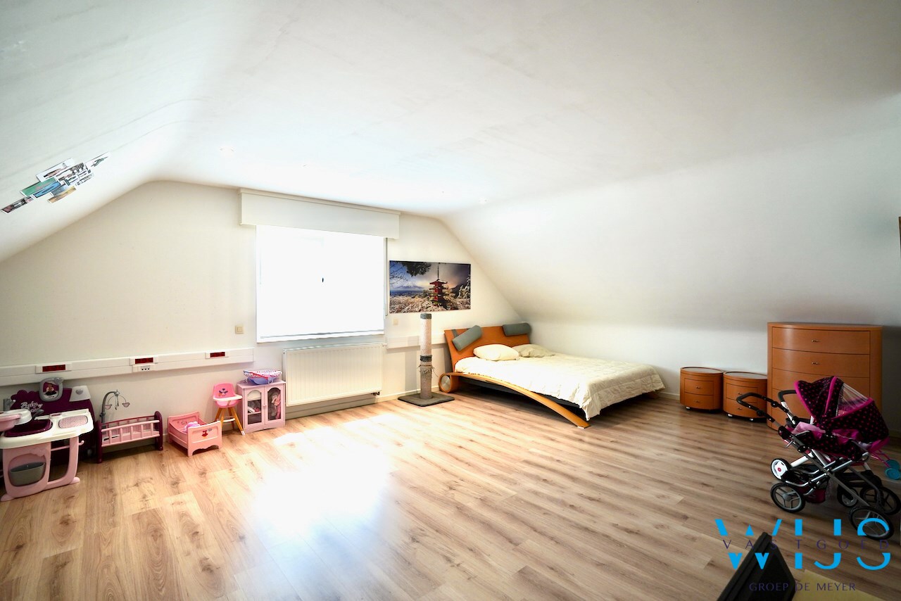 Prachtige recente woning in een zeer rustige wijk te Ertvelde ! 