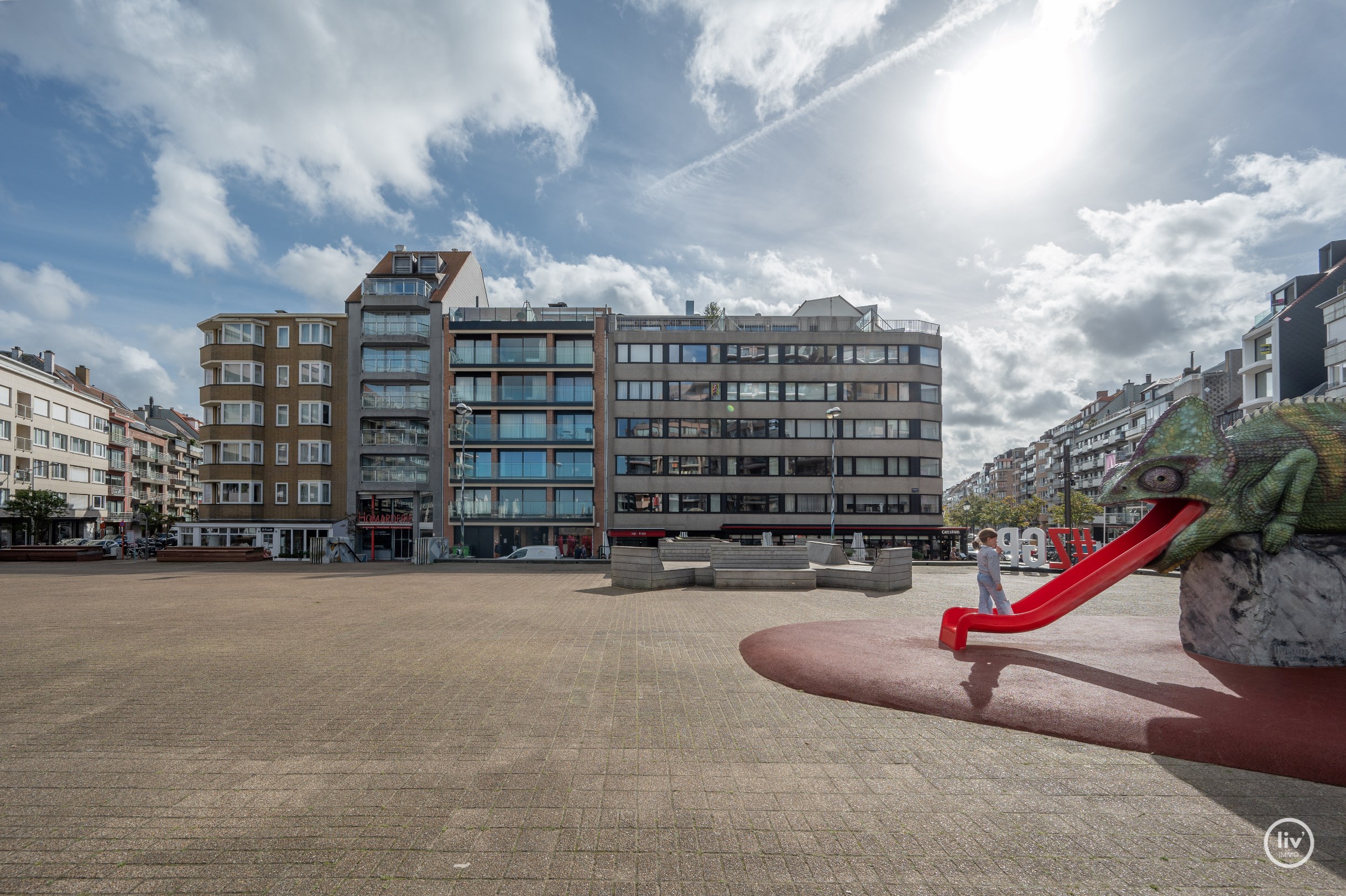 Agr&#233;able appartement de 2 chambres avec vue frontale sur la MER situ&#233; sur la place Vanbunnen &#224; Knokke. 