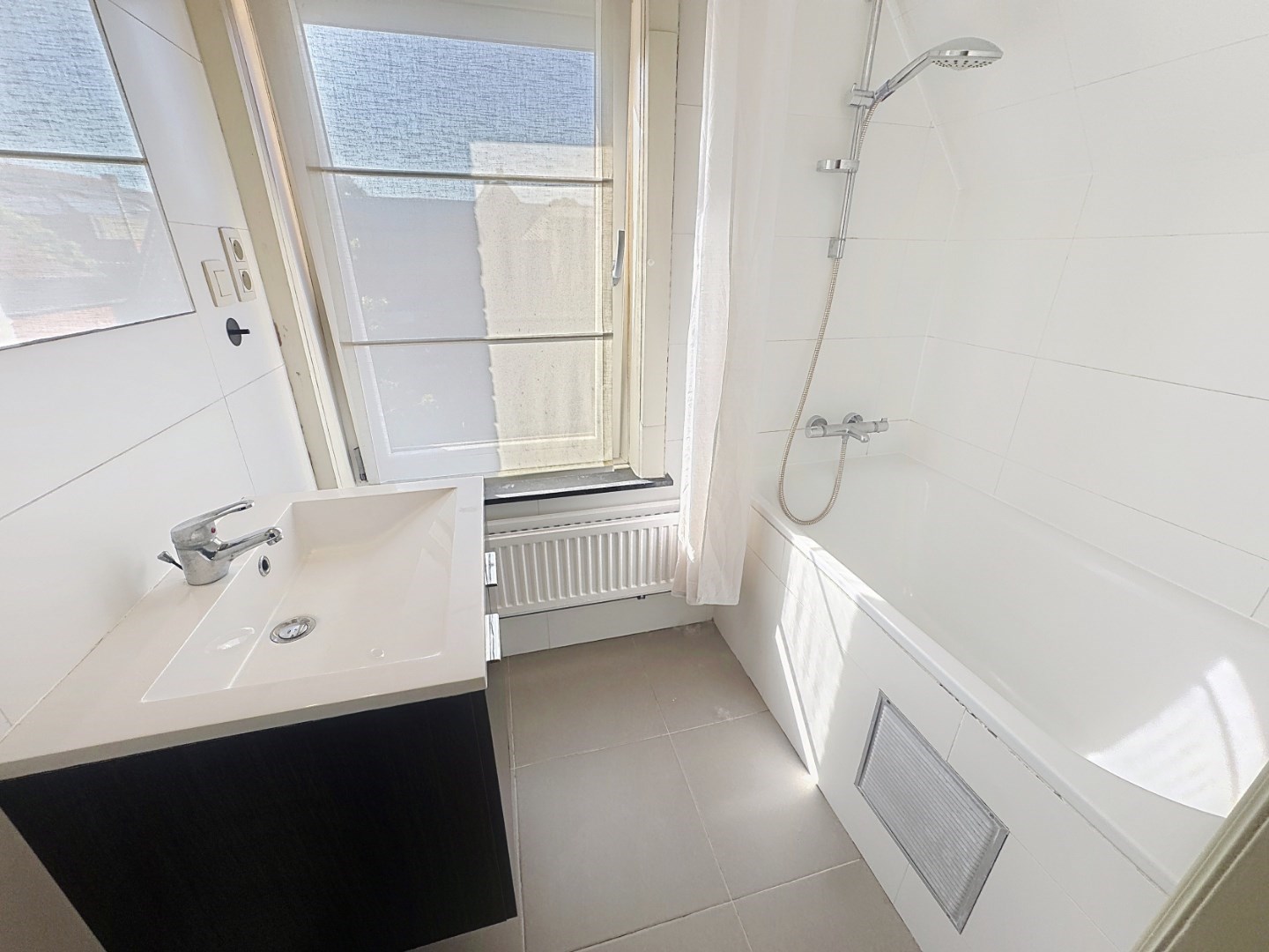 Instapklare en ruime woning met 3slpks en tuin 