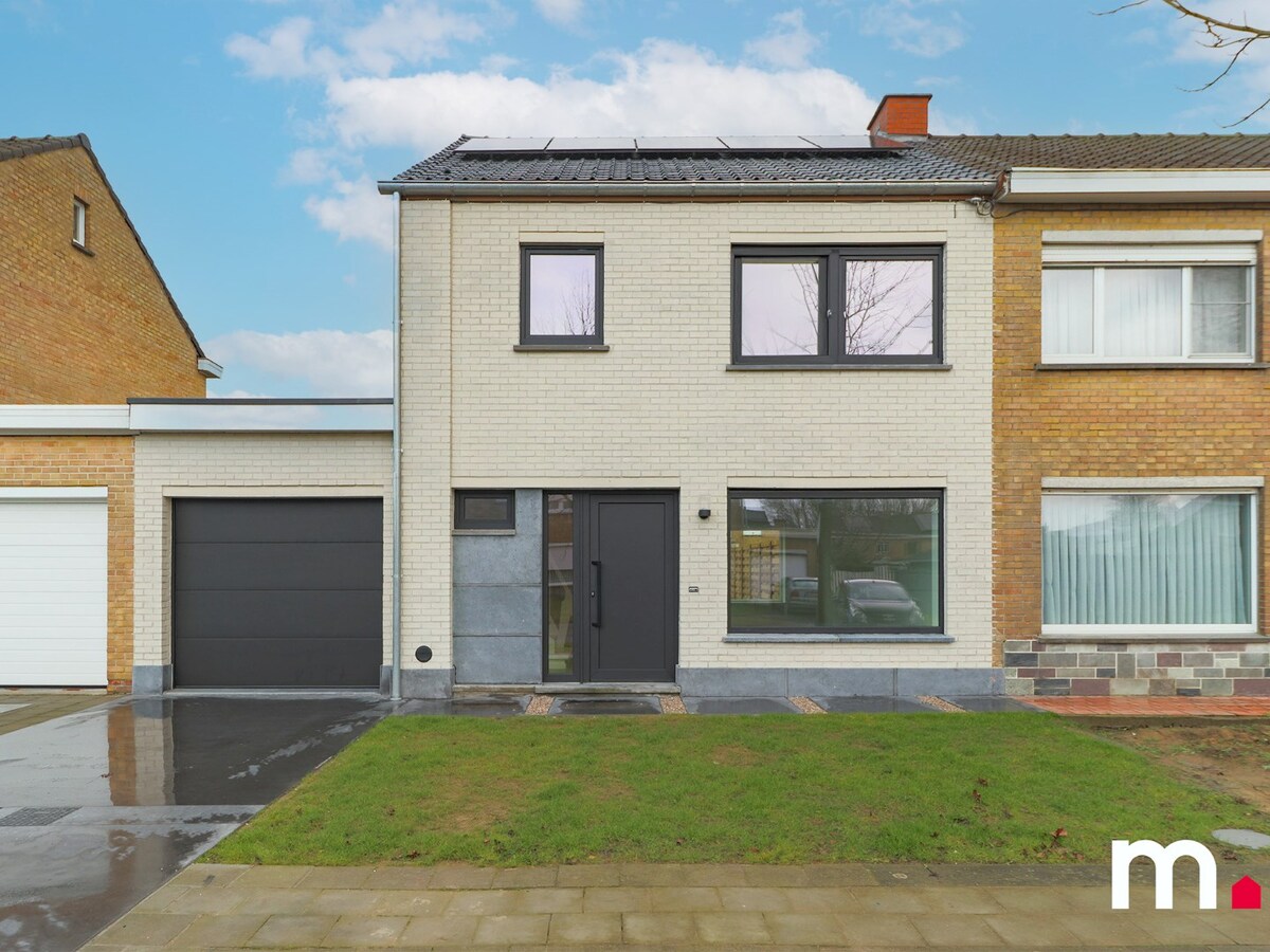 Rustig gelegen Epc A woning met 3 slaapkamers, garage en tuin te Heule ! 