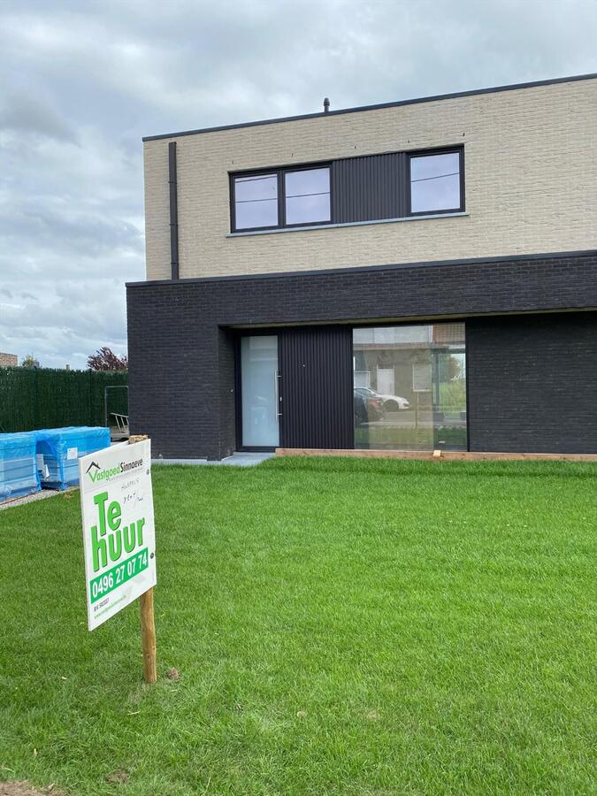 Nieuwbouwwoning met 3 slaapkamers en carport te Vladslo 