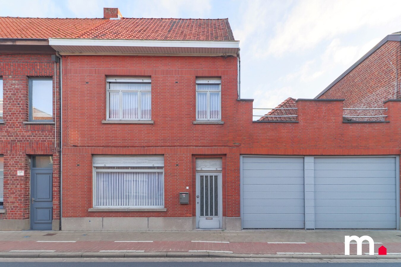 Goed gelegen woning met 3 slaapkamers en loods (150 m2)  te Deerlijk ! 