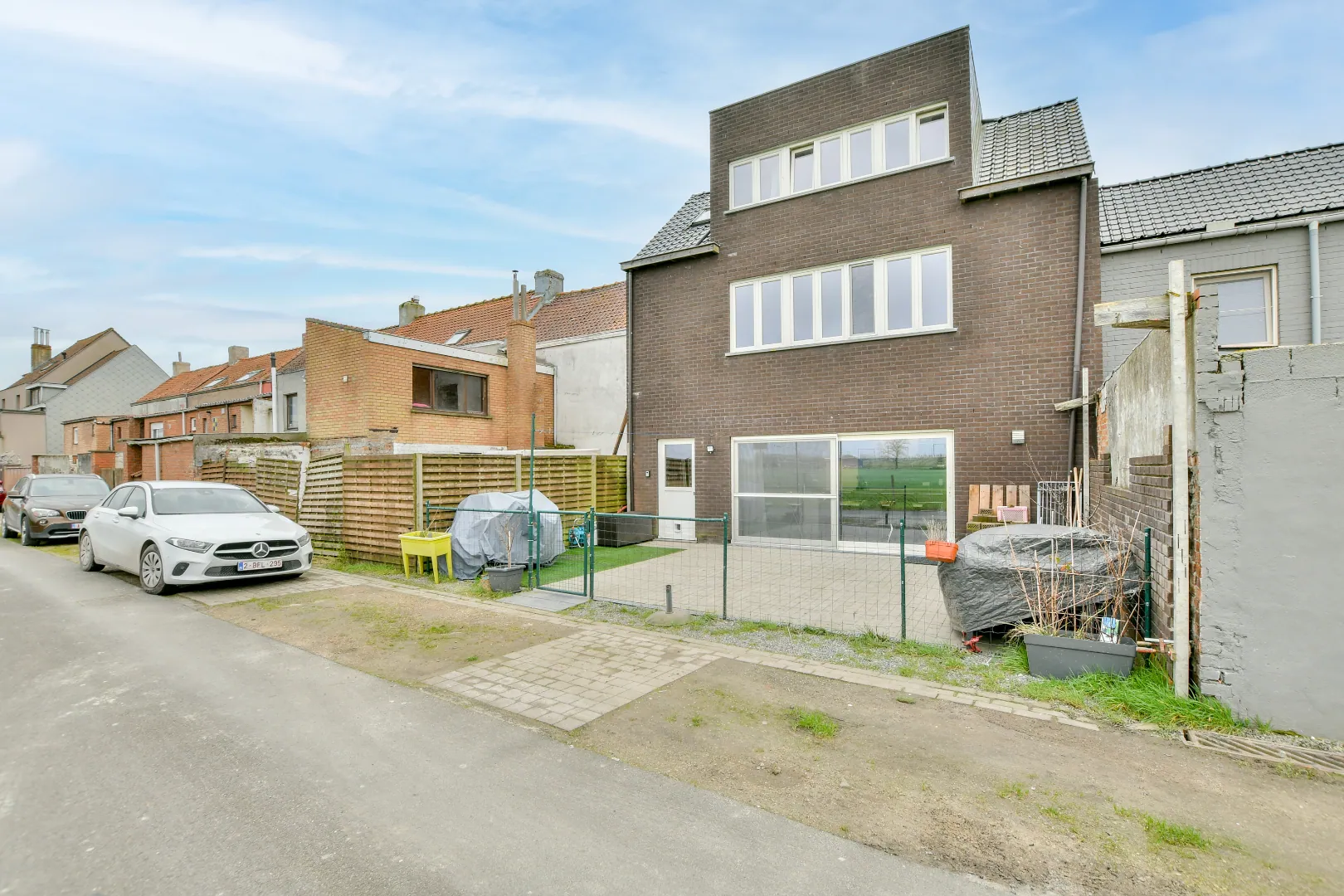 Volledig gerenoveerde woning met 4 slaapkamers en mooi zicht op de polders