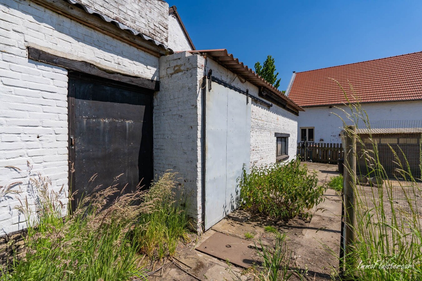 Te renoveren woning met grond op ca. 33 are te Kinrooi 