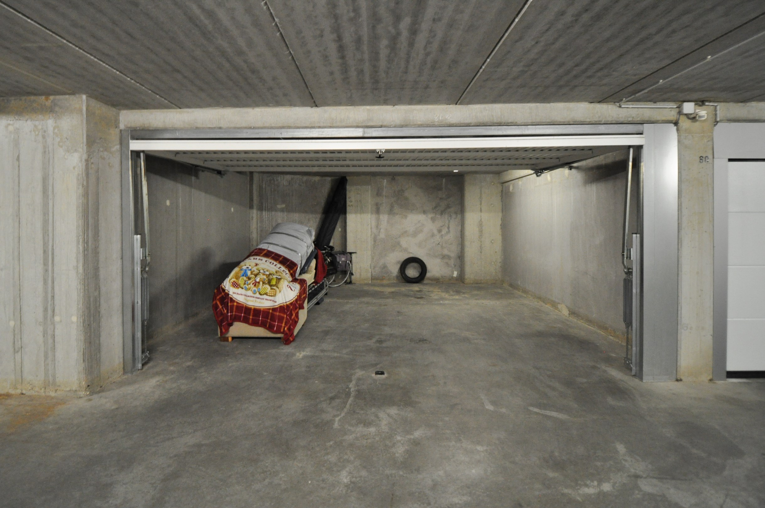 Dubbele garagebox gelegen nabij de Dumortierlaan. 