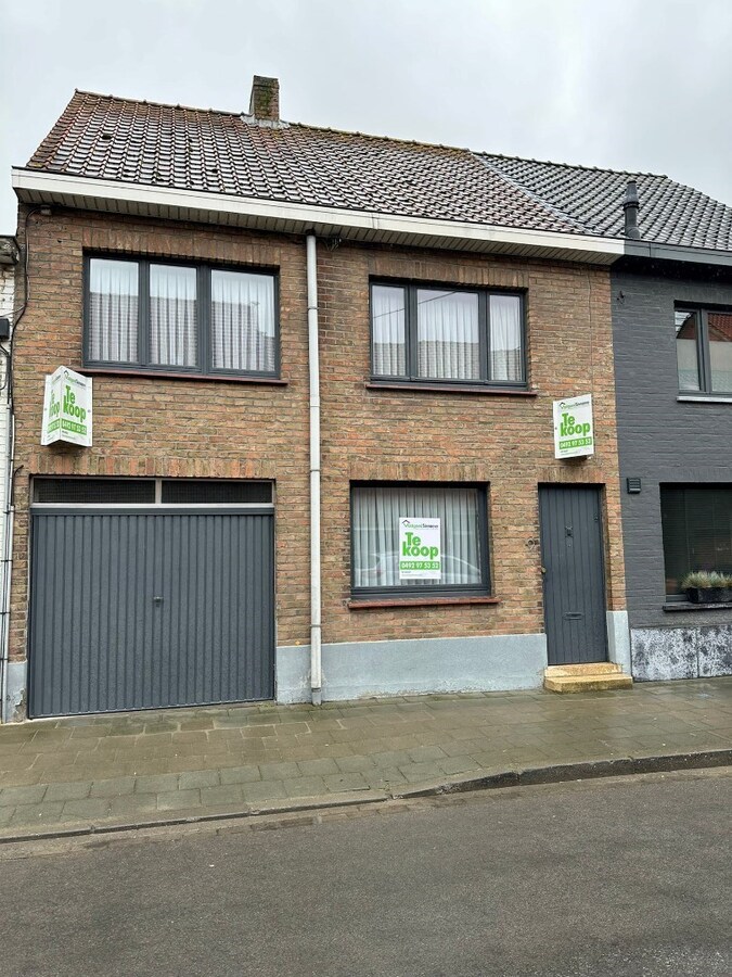 Ruime gezinswoning met garage en tuin te Koekelare 