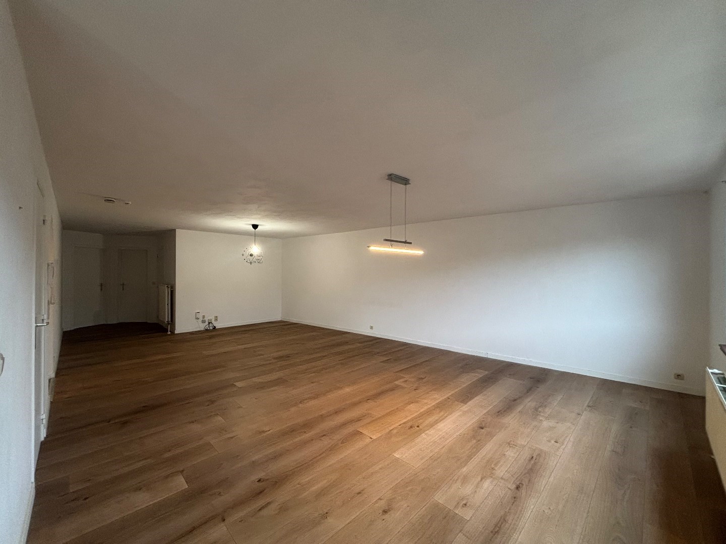Instapklaar en energiezuinig appartement met 2 slpk. en garage nabij centrum Mol 