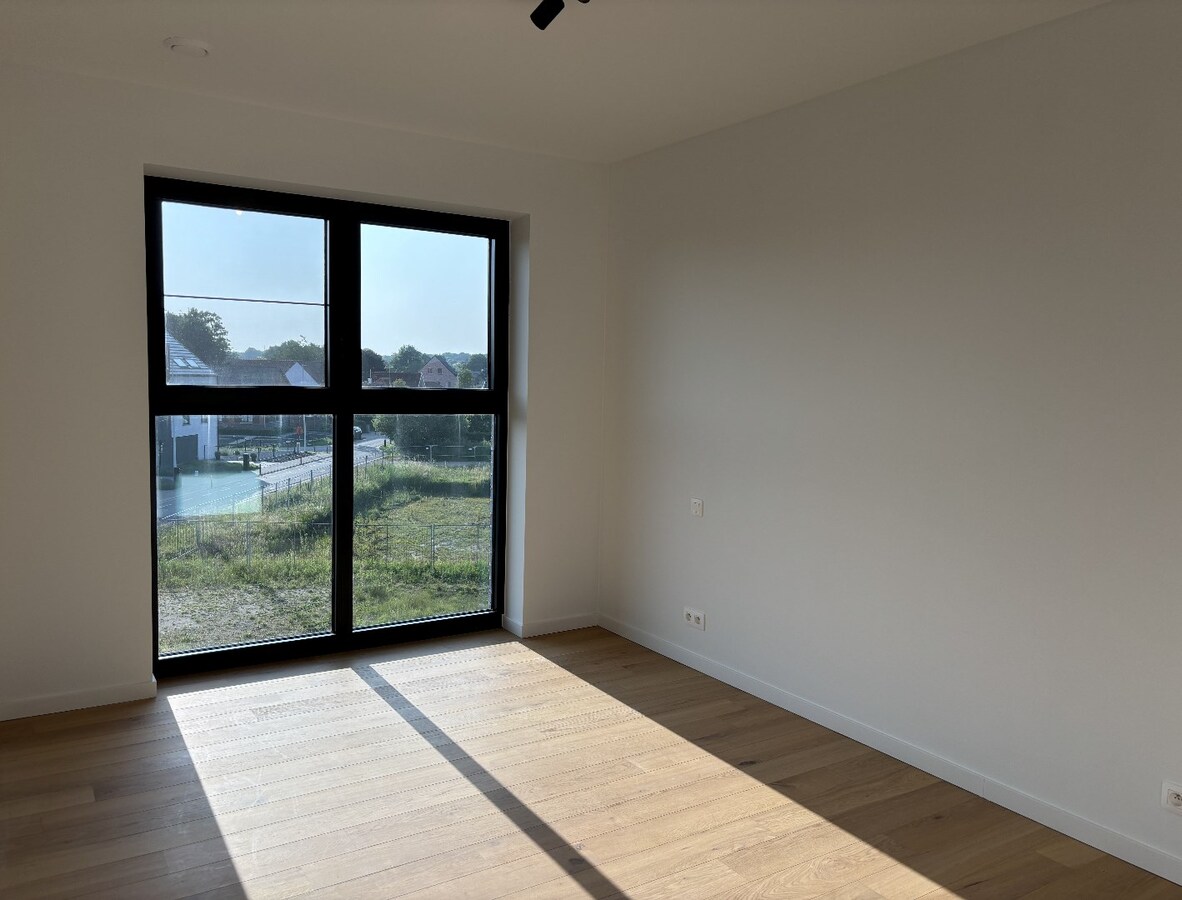 Stijlvol nieuwbouwappartement met zonneterras en garage in het hart van Sint-Antonius 