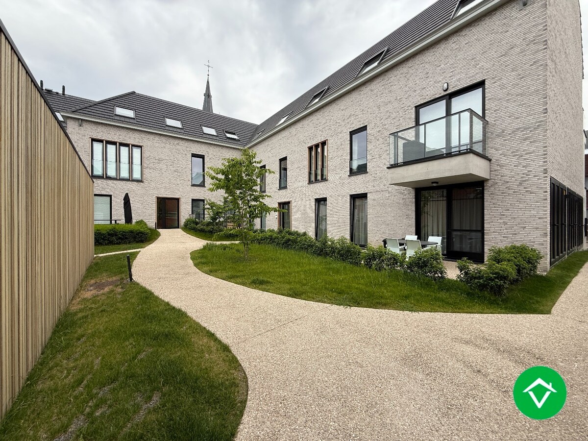 Nieuwbouwappartement met 3 slaapkamers, terras en autostaanplaats in hartje Gits 