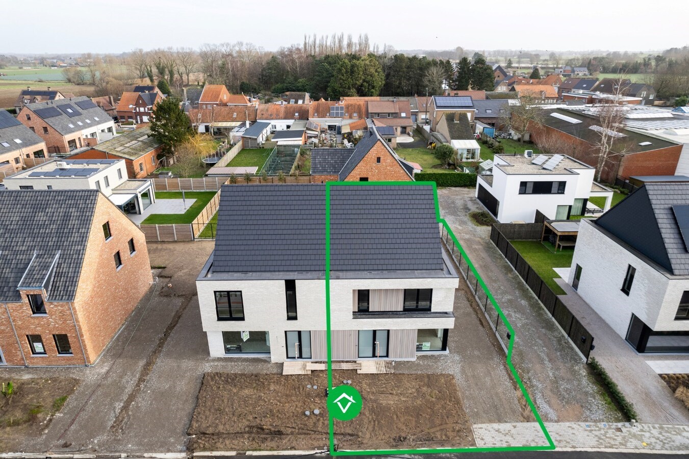 Half-open nieuwbouwwoning met 4 slaapkamers en tuin te Ichtegem 