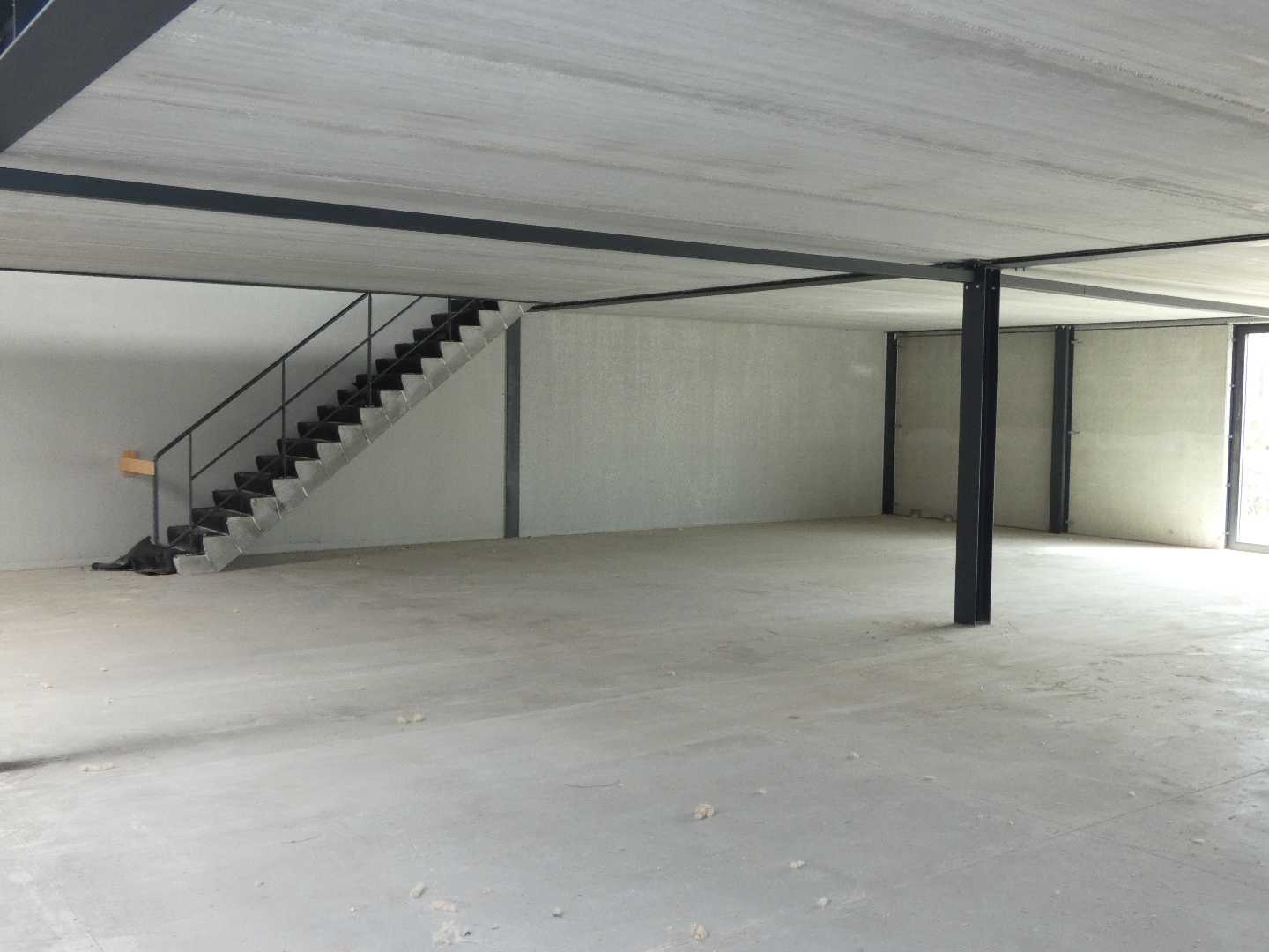 KMO unit(s) met showroom, terras en parkeerplaatsen, zicht-locatie, Jabbeke 