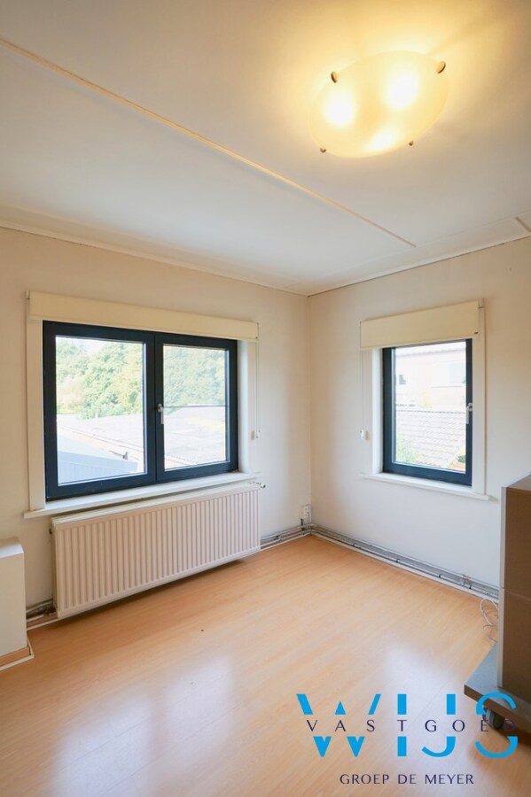 Woning met 2 loodsen  te ERTVELDE ! 