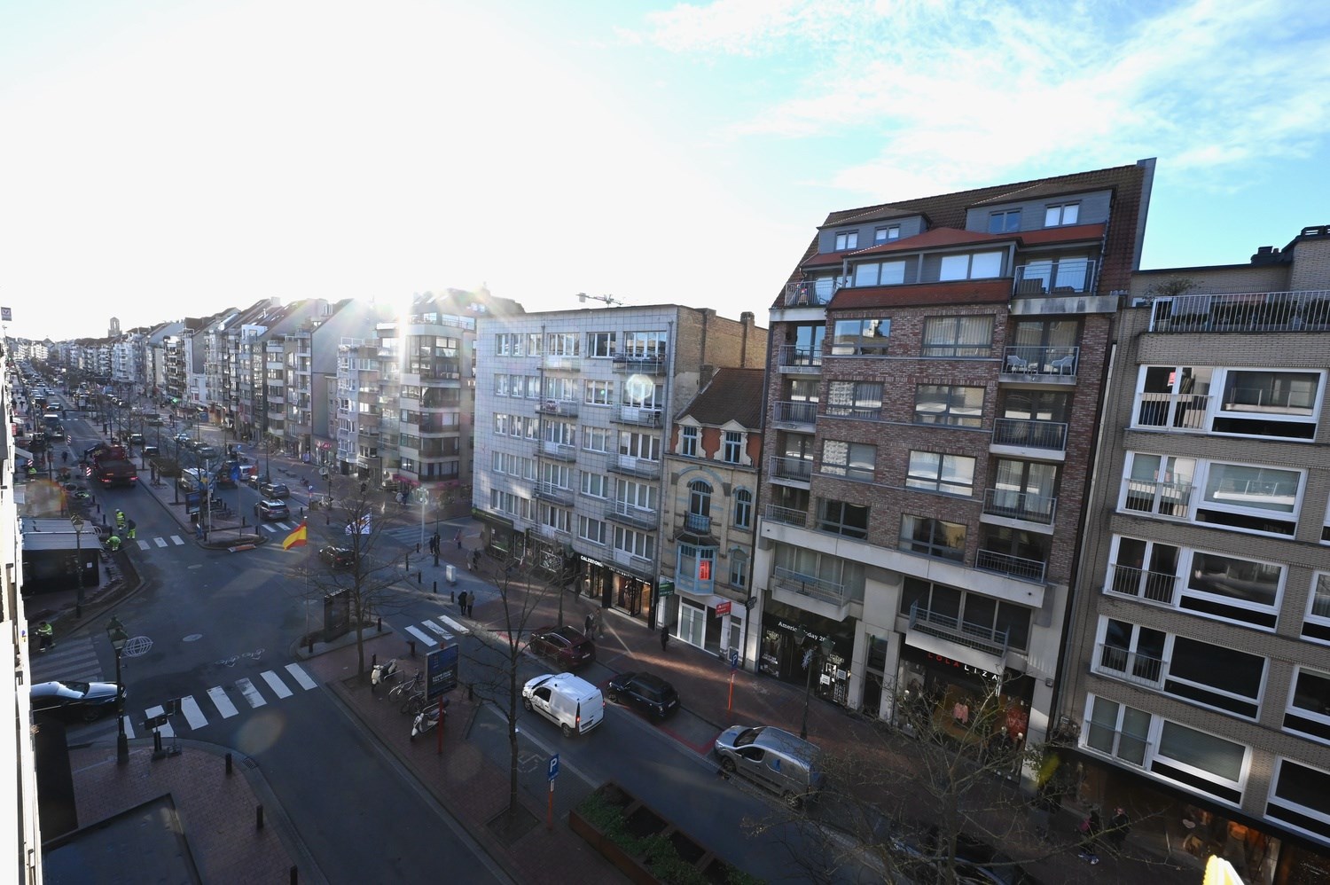 NIEUW - Magnifiek woonappartement aan de zonnekant van de Lippenslaan, op wandelafstand van het strand. 