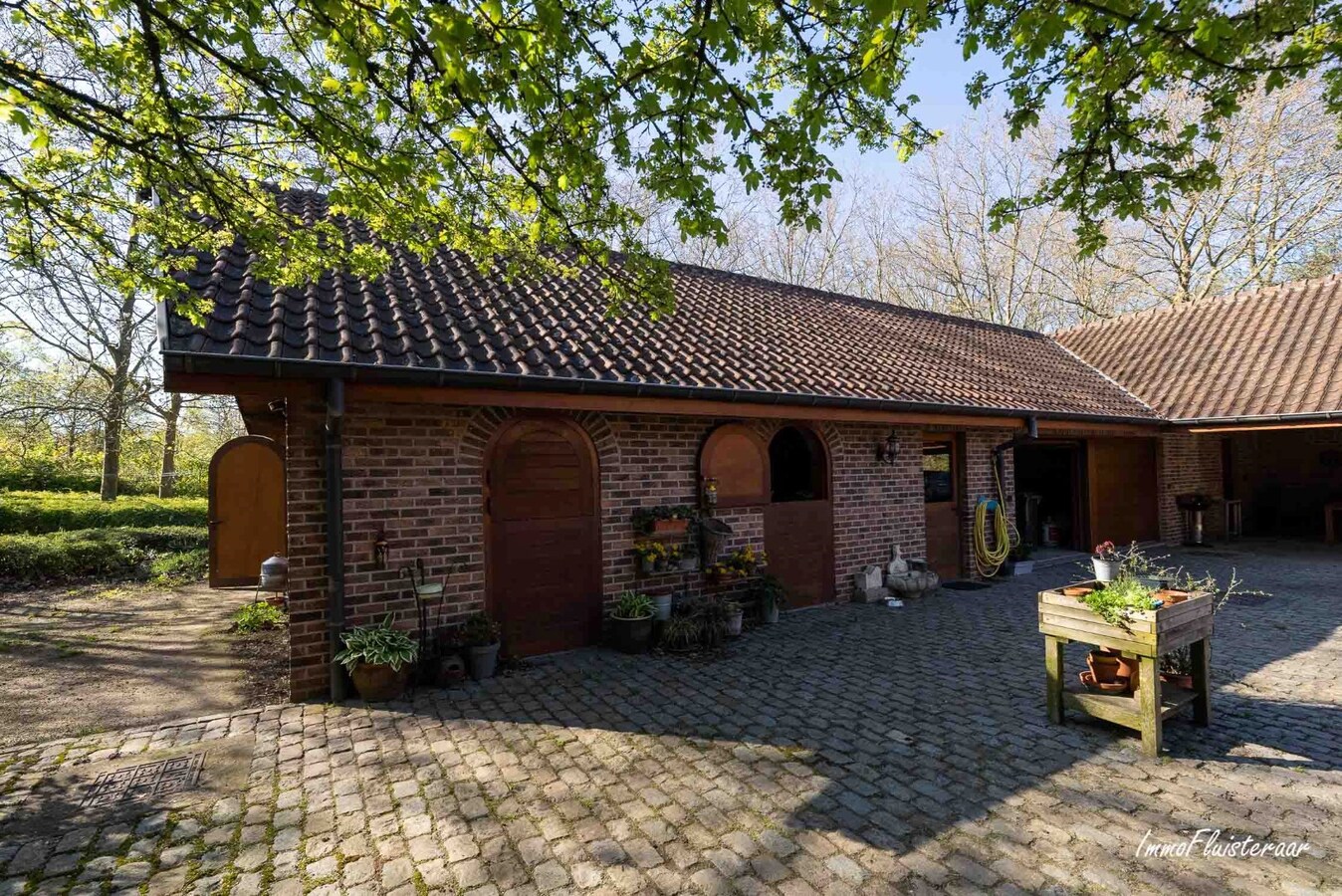 Uniquely located spacious square farm on approximately 4.2 hectares in Aarschot (Flemish Brabant) 