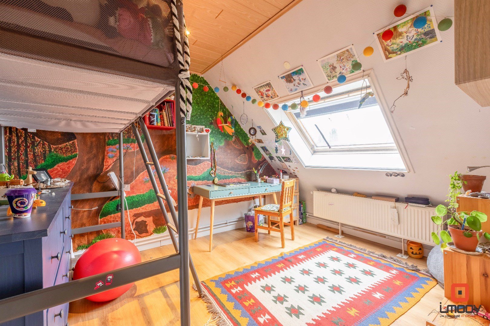 Mooie en ruime woning met 4 slaapkamers vlakbij het Rozenbroekenpark 