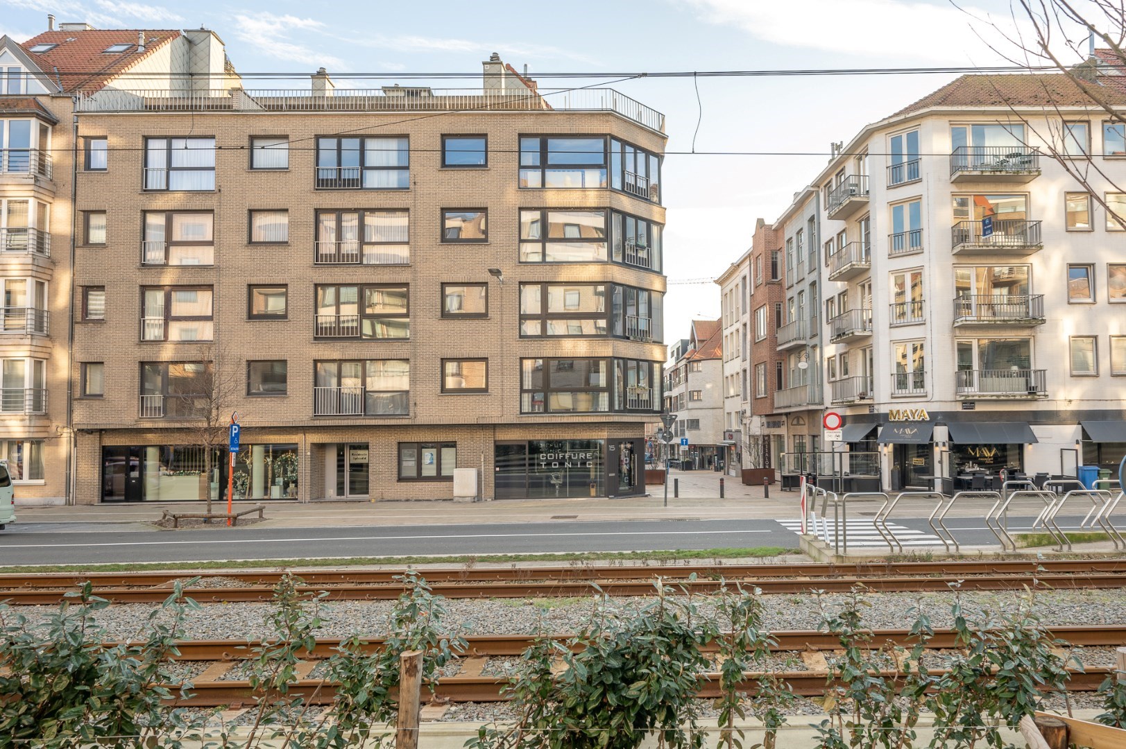 Lichtrijk hoekappartement met 2 grote slaapkamers 