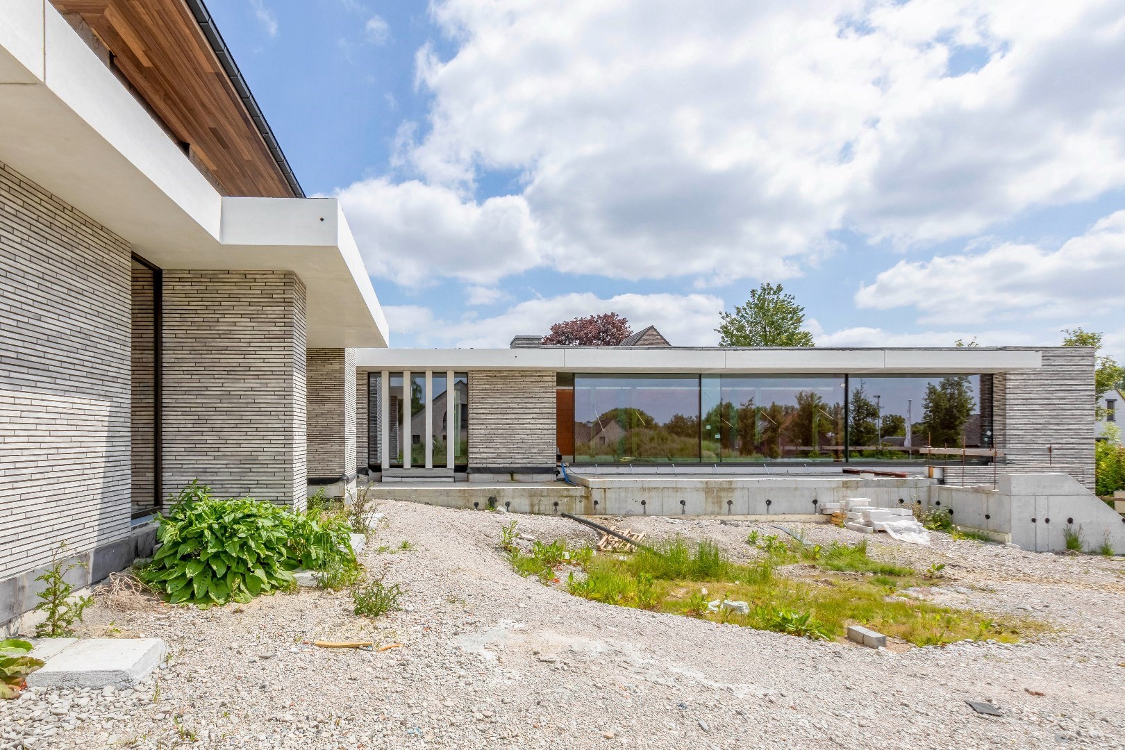 Unieke kans : exclusieve  riante villa  1400m&#178;  by Artea en Piet Bailyu Architects 