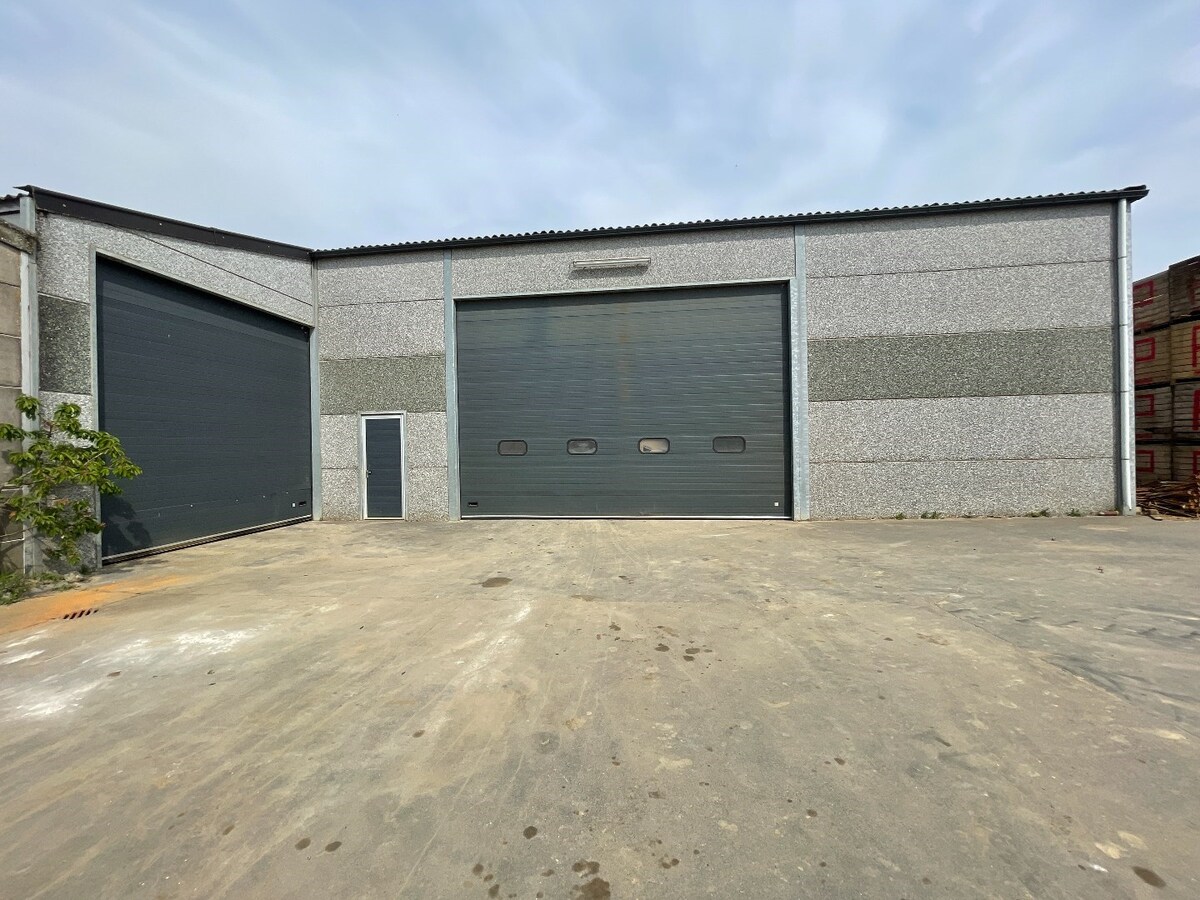 Loods 750 m&#178; te Passendale - Huurprijs 2,5 € per m&#178;/mnd 
