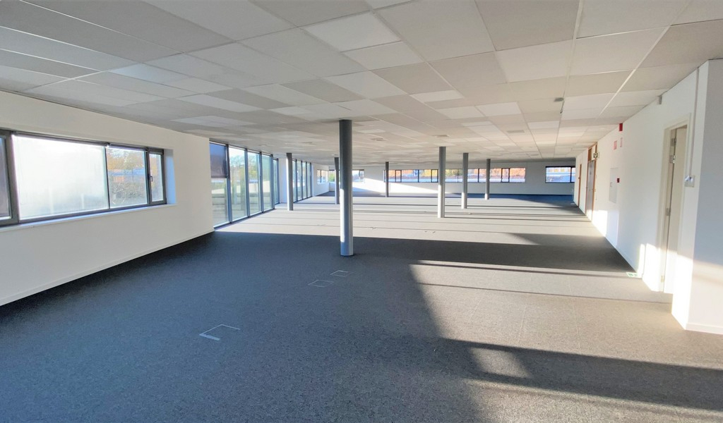 Standingvol kantorencomplex te huur langs E40 in Melle