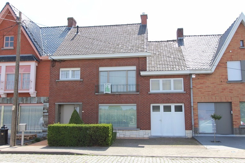 Woning met 3 slaapkamers en tuin te Roeselare! 