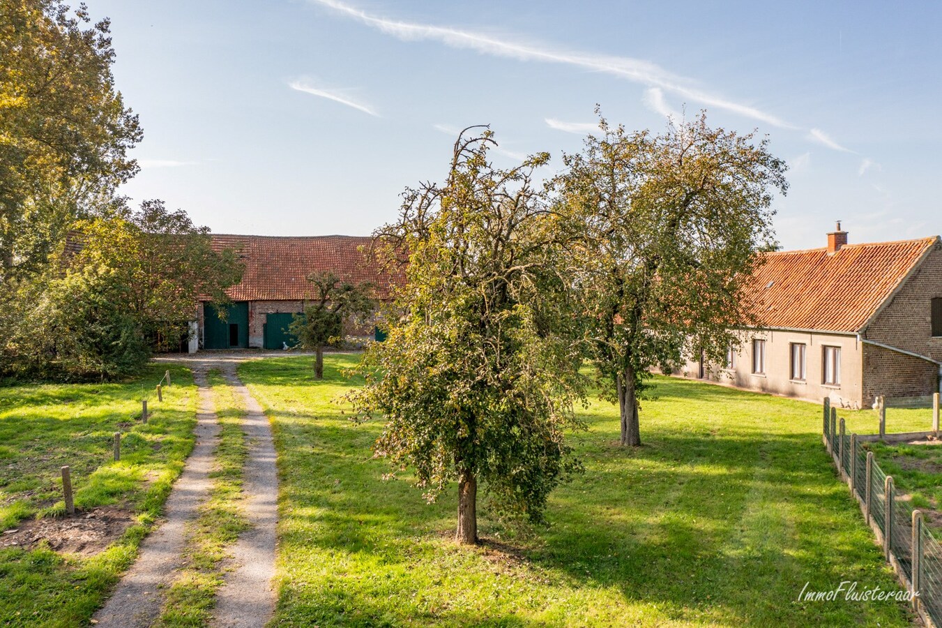 Idyllisch gelegen te renoveren hoeve te Deinze op ca. 6 ha 