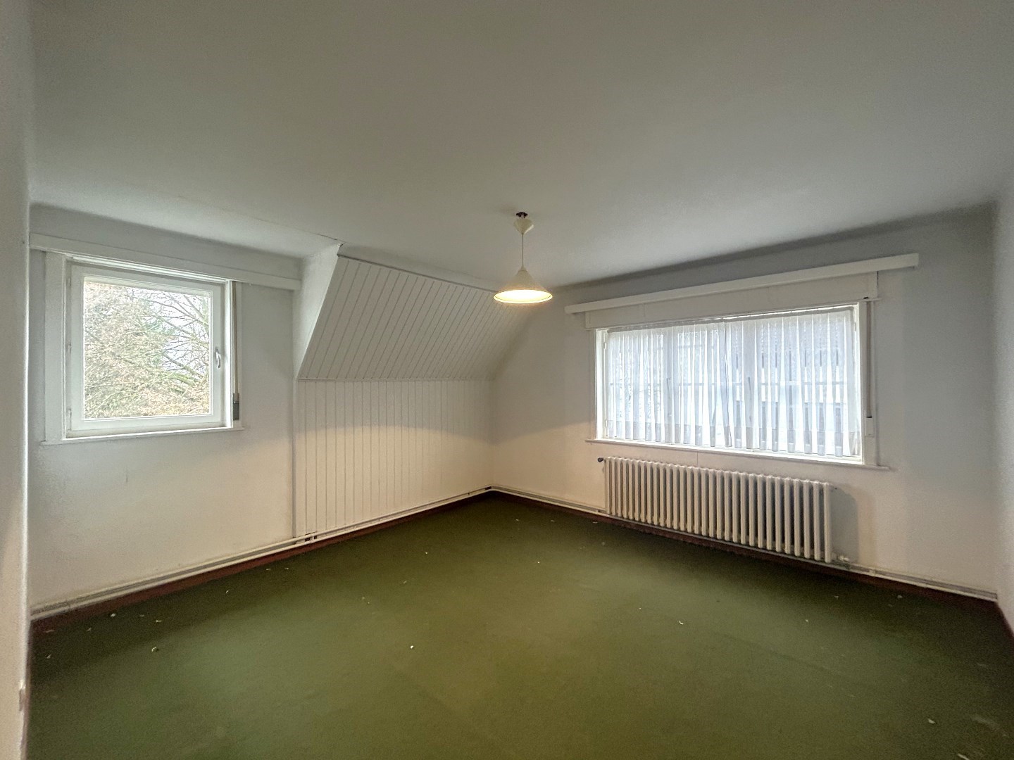 Ruime woning met 4-5 slpk. in het centrum van Geel 