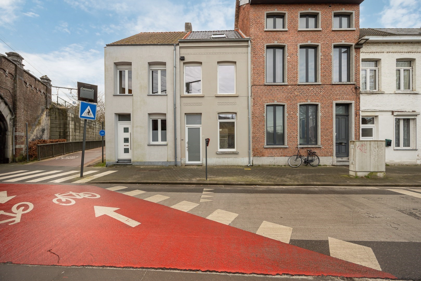 Gerenoveerde rijwoning met 3 slaapkamers 