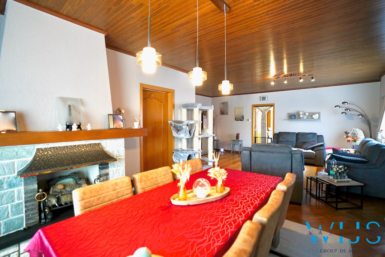 Woonhuis op 1000m&#178; in hartje Ertvelde ! 