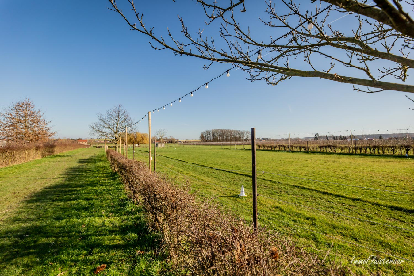 Deels gerenoveerde woning met stalgebouw en weiland op ca. 1,8ha te Kortenaken (Vlaams-Brabant) 