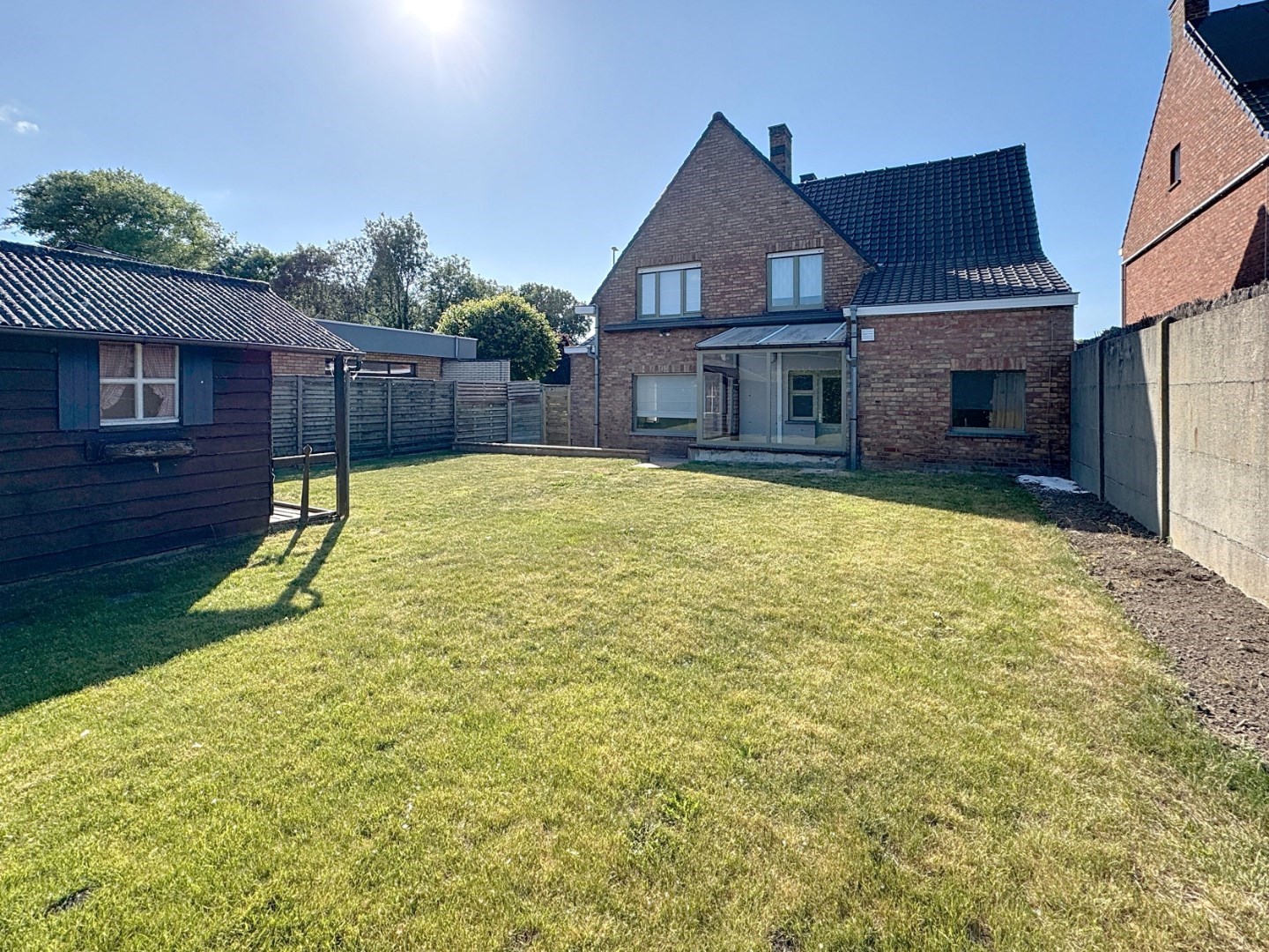 Instapklare en ruime woning met 3slpks en tuin 