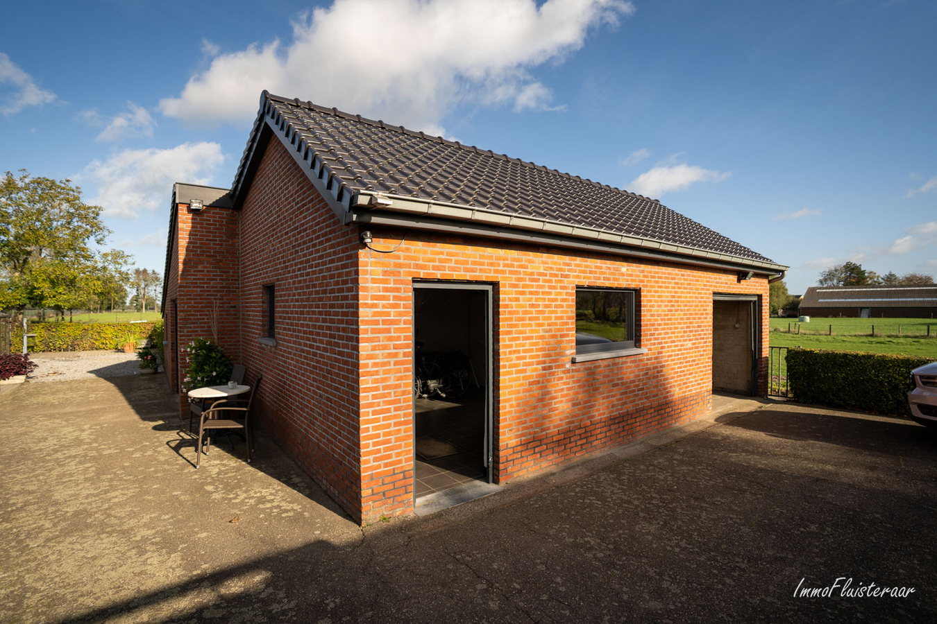 Charmante woning met stal en weide op ca. 1,5 ha gelegen te Peer. 