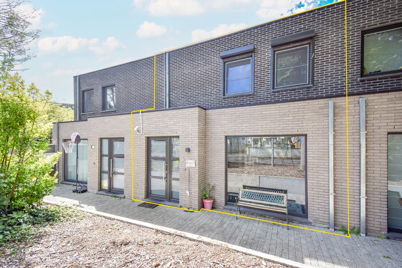 Instapklare woning met 3 slaapkamers en zonnige achtertuin op 131 m² in centrum van Gistel