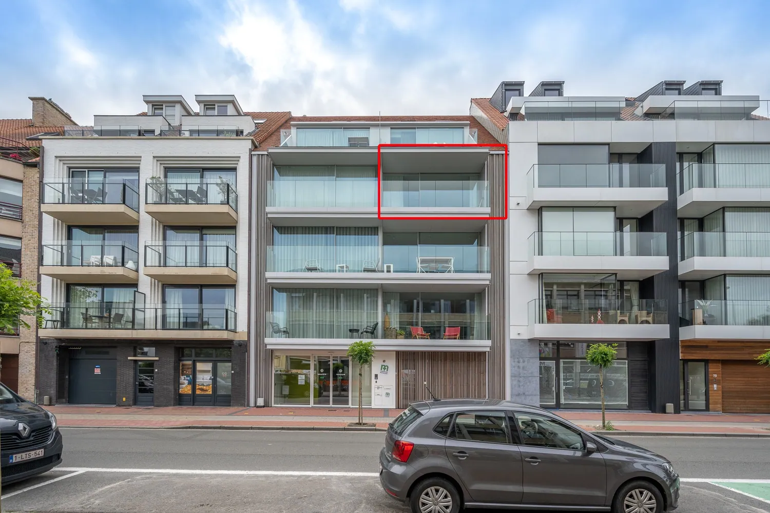 Appartement très récent (2020) avec une finition très luxueuse et une vue ouverte au Piers De Raveschootlaan. Possibilité d'acheter un garage dans l'immeuble.