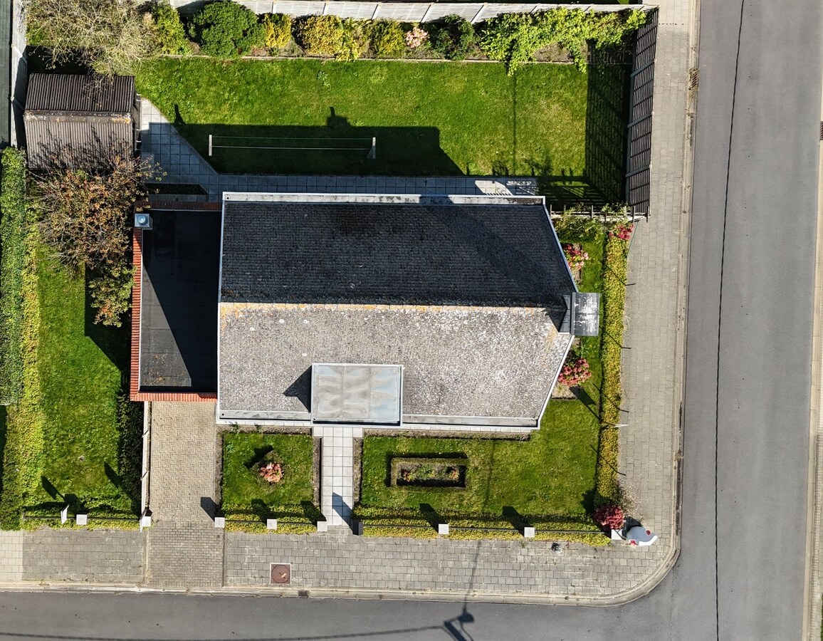 Alleenstaande woning met 4 slaapkamers en garage te Westende 