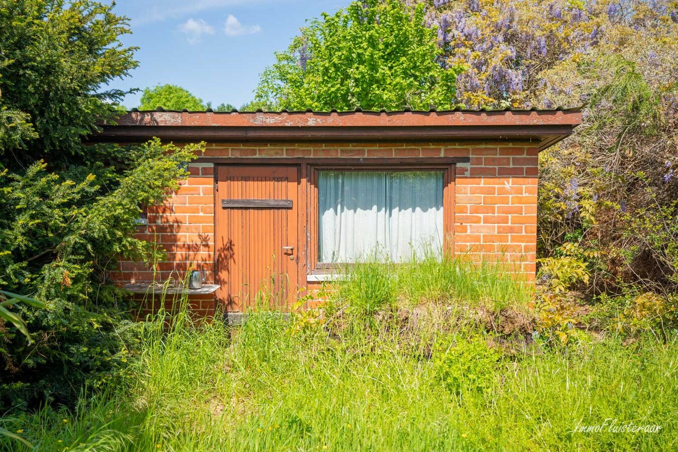 Maison calme et situ&#233;e &#224; la campagne avec d&#233;pendances sur environ 1,28 ha &#224; Bekkevoort (Brabant flamand). 