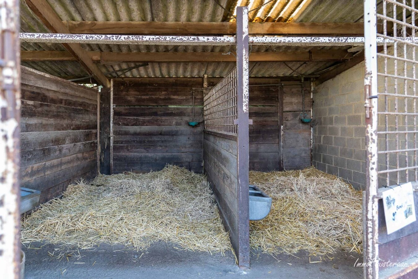 Manege met woning en aanhorigheden op ca. 1ha te Mollem (Asse; Vlaams-Brabant) 