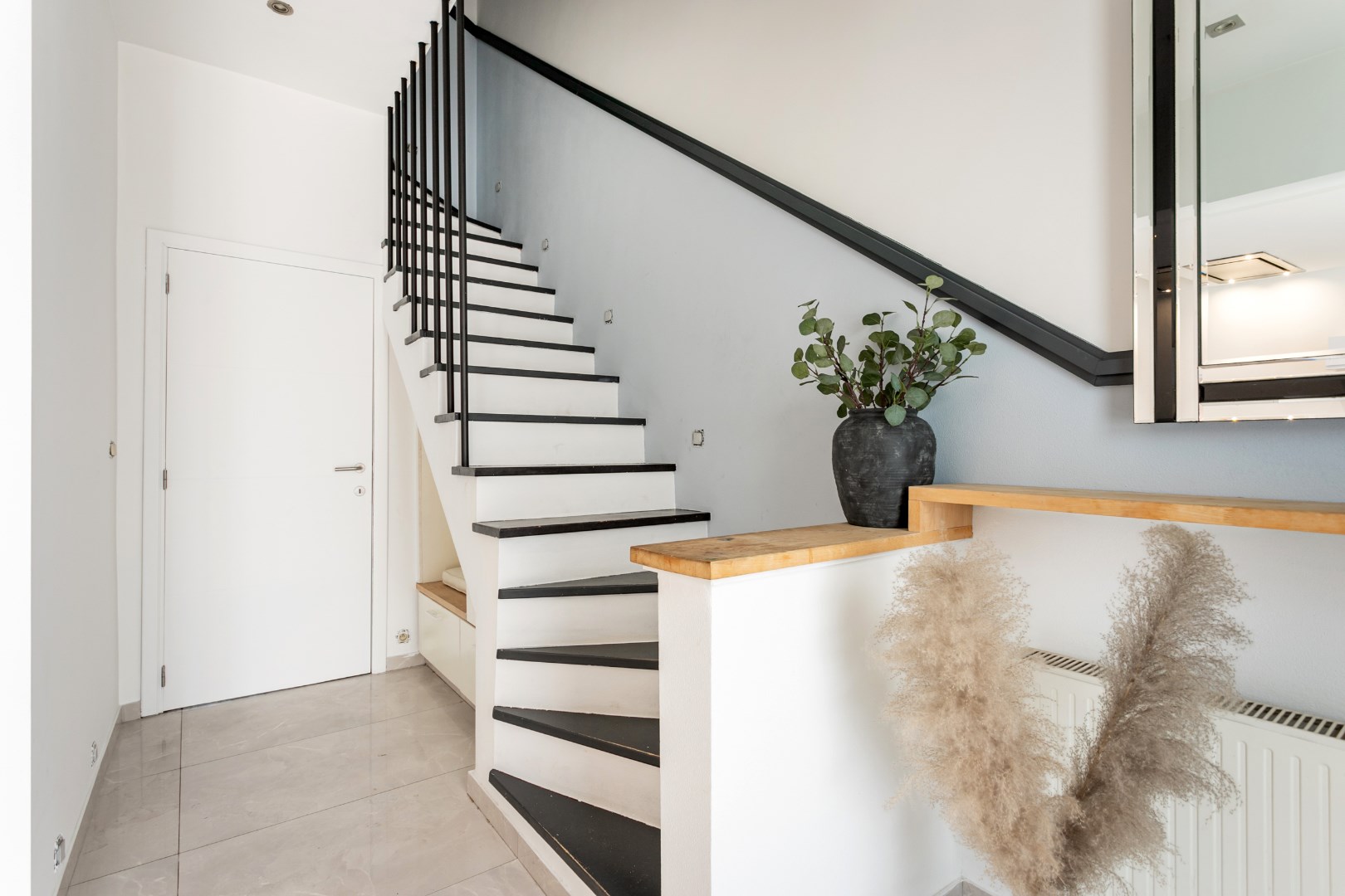 Ruime en energiezuinige (EPC A) woning met 5 slaapkamers, bureau, garage en tuin 