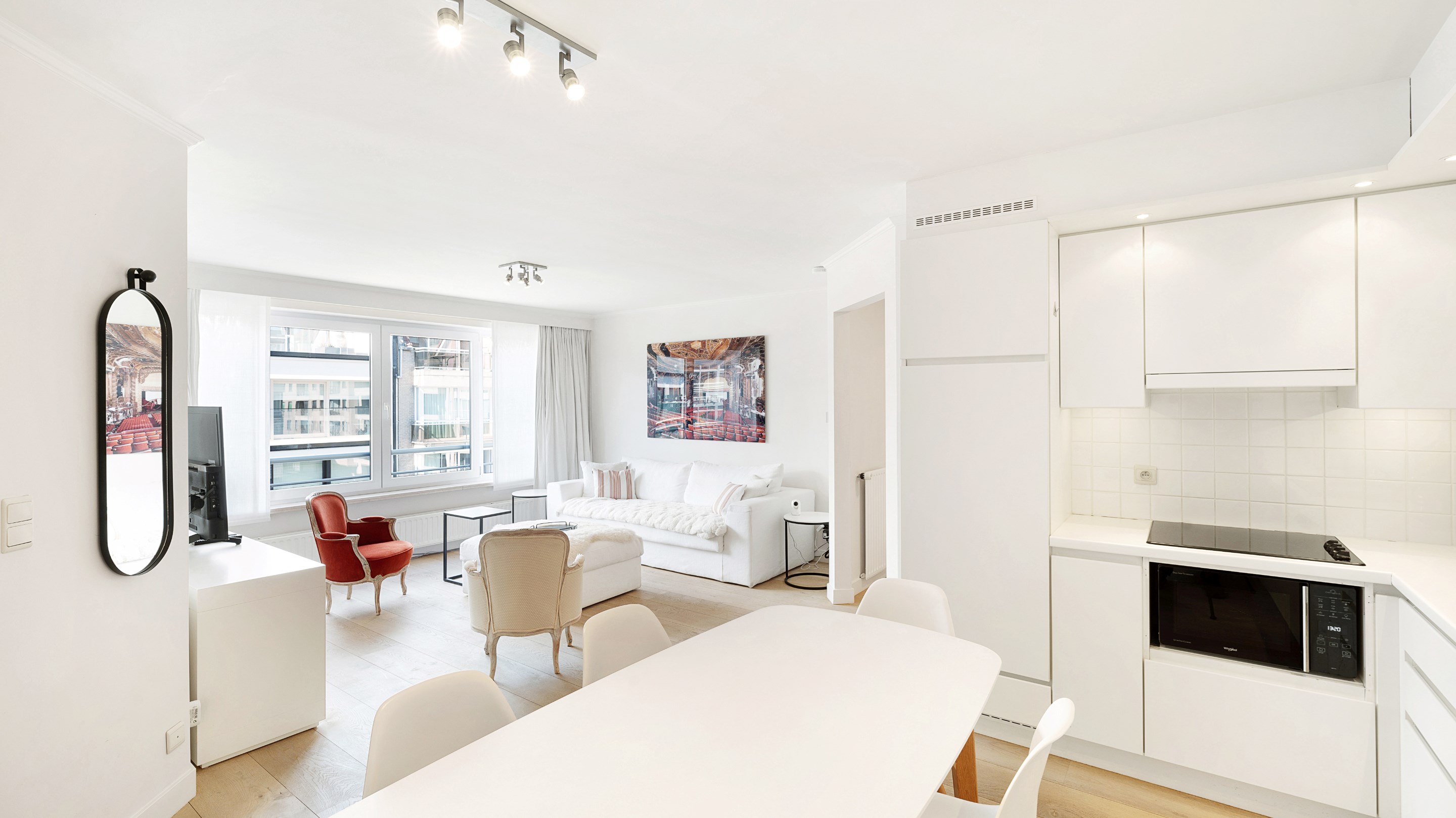 Instapklaar &amp; tevens gemeubeld 1-slaapkamerappartement is gelegen 150m wandelafstand van de Zeedijk-Albertstrand. 