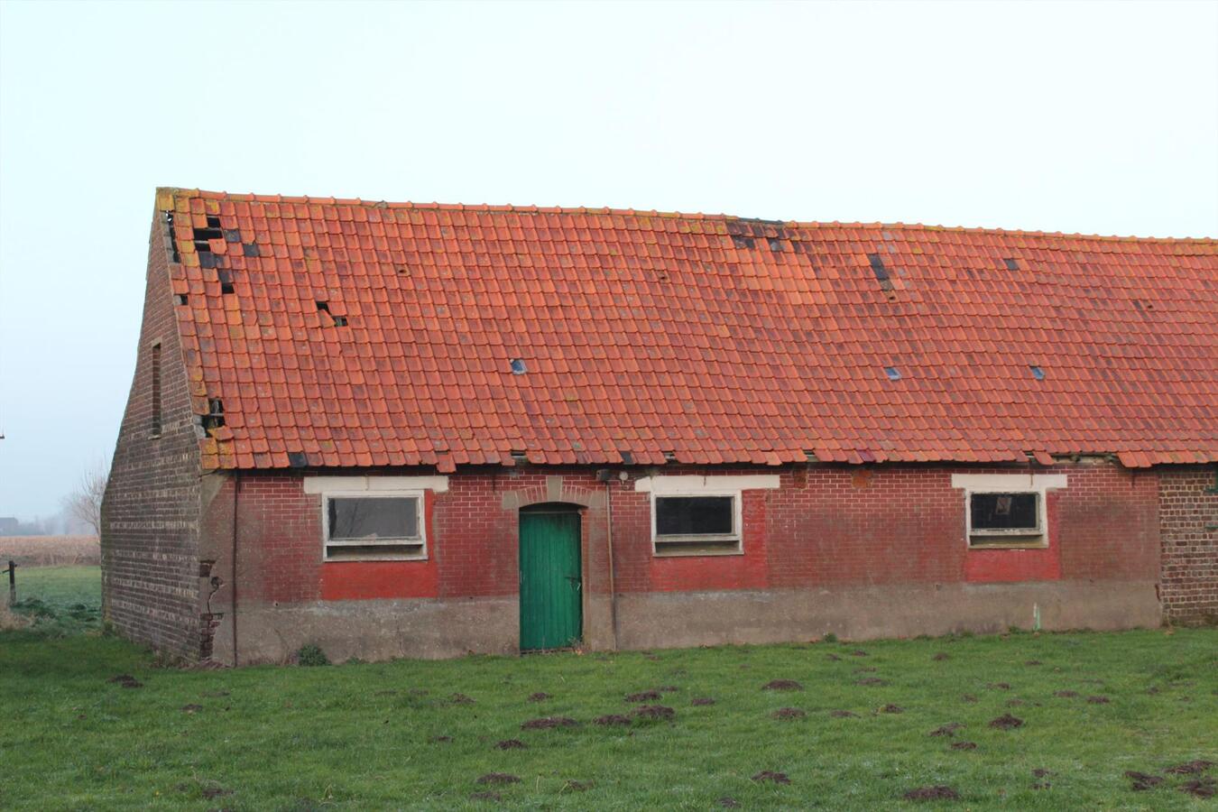 Mooi perceel LANDBOUWGRONDgrond met stallingen op ca. 1,05Ha te Vinkt 